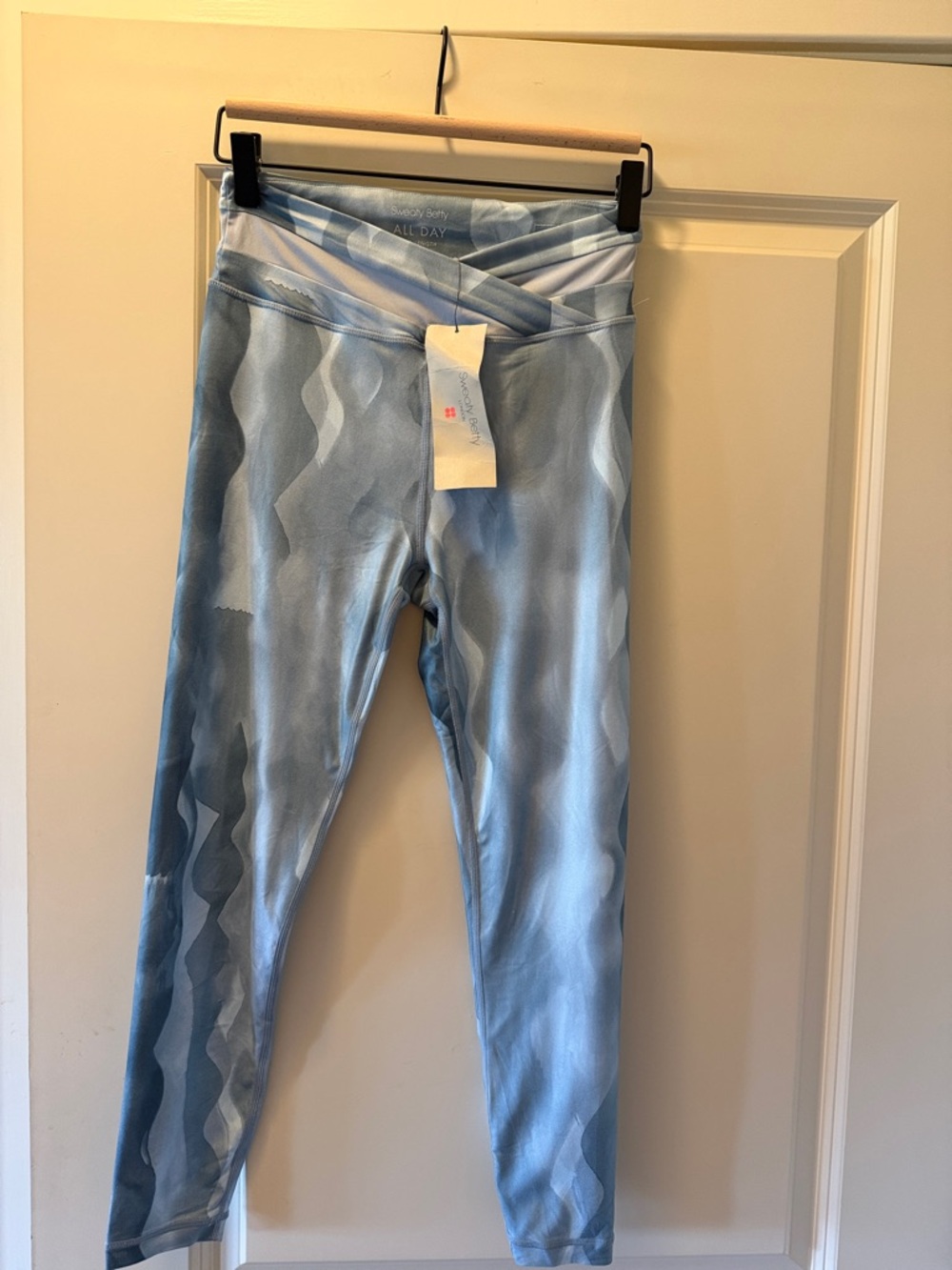 NWT Sweaty Betty Abstract Print 7/8 length All Day Leggings size 6